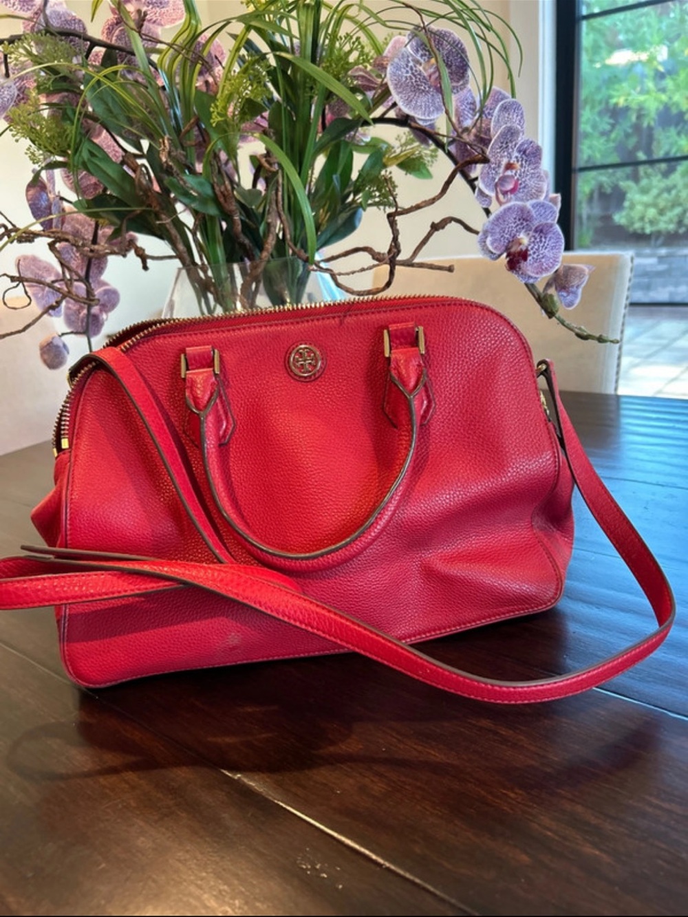 Tory Burch Red Pebbled Leather Satchel with Gold Logo - Picture 4 of 9